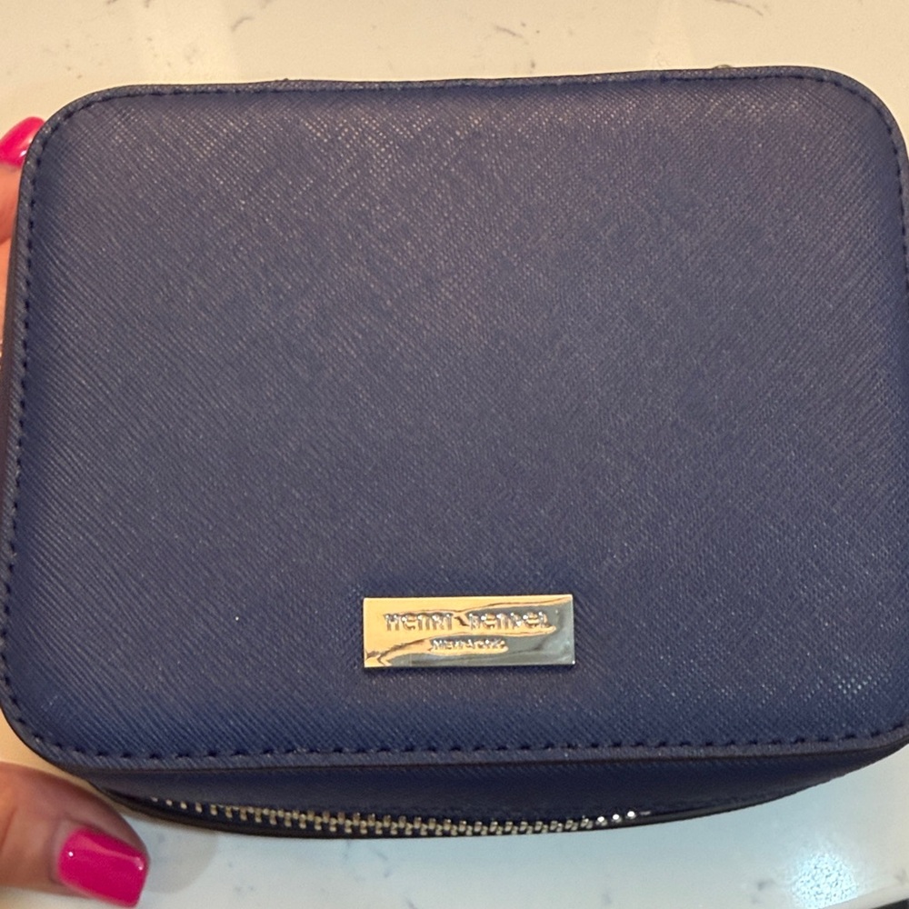Henri Bendel